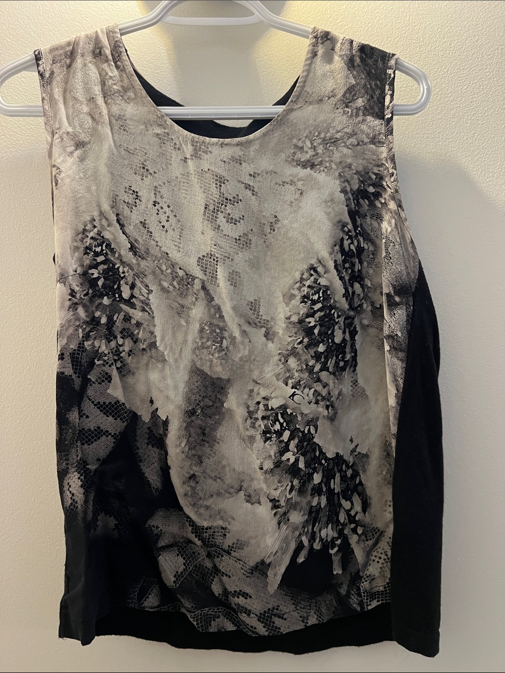 Sleeveless Black & White Printed Luisa Cerano Women’s Top